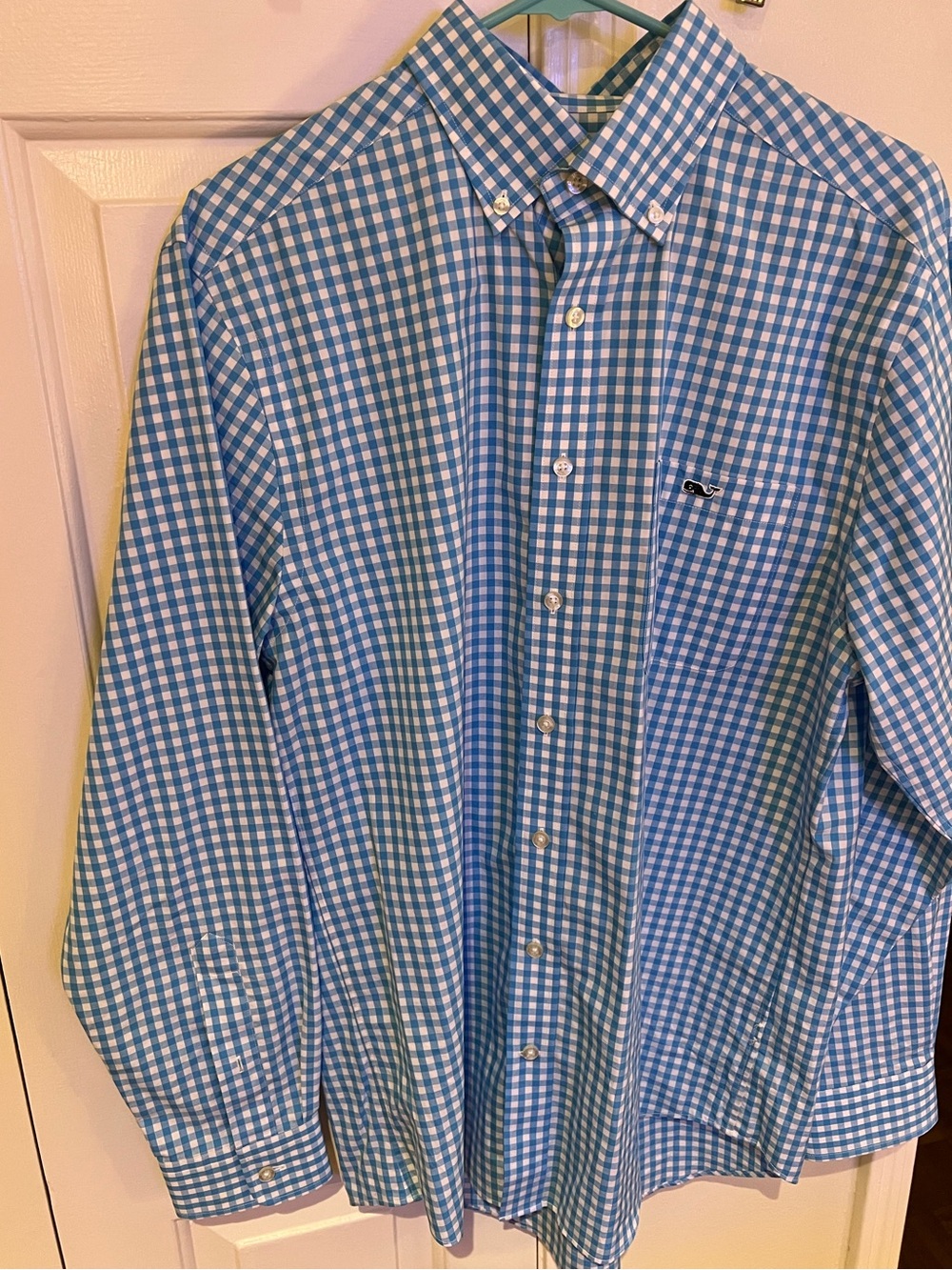 Vineyard Vines M dress shirt